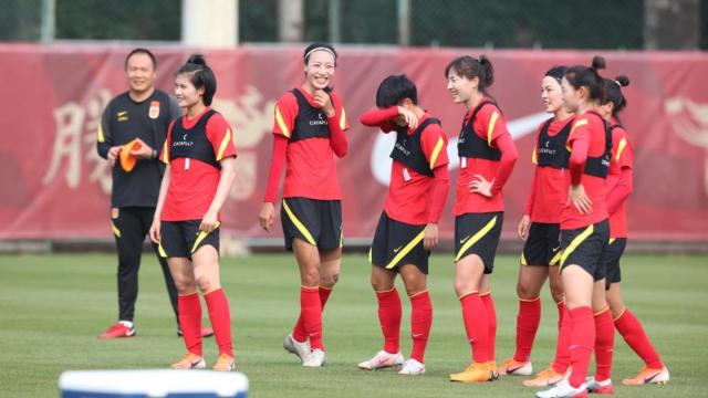 登录入口-亚足联展望中国女足首战：王霜王珊珊彭诗梦是关键